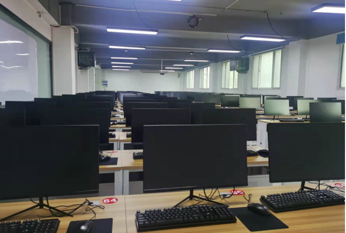 公共基礎(chǔ)機(jī)房（二）