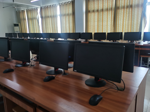 軟件技術(shù)機(jī)房